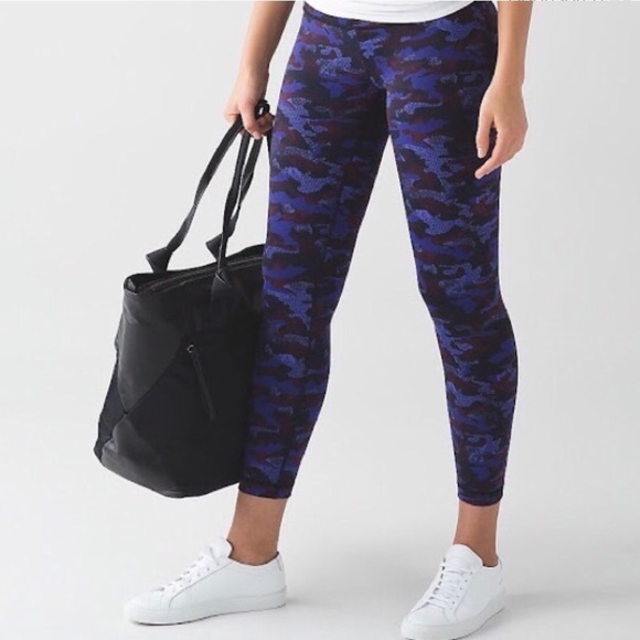 lululemon athletica Pants - Lululemon Camo Wunder Under Capris Size 8